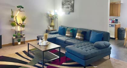 2-bedroom condo in peaceful York with cool AC