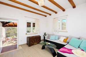 Villa (3 Bedrooms) | Wohnbereich