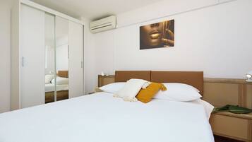 Villa (3 Bedrooms) | 3 bedrooms, iron/ironing board, cribs/infant beds, bed sheets
