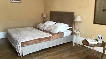 Classic Double Room | Free WiFi