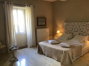 Superior Double Room, Garden View | Free WiFi - Aux Anges Gardiens (Carcassonne)