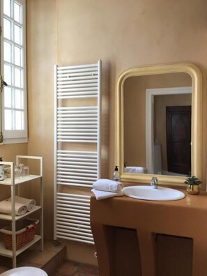 Classic Double Room | Bathroom - Aux Anges Gardiens (Carcassonne)