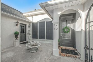 Unclassified image, 5 of 28, button - Lakefront Luxury with 2 King Master Suites & Private Pier (Oscar)