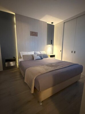Appartement, balcon, vue ville | Vue de la chambre