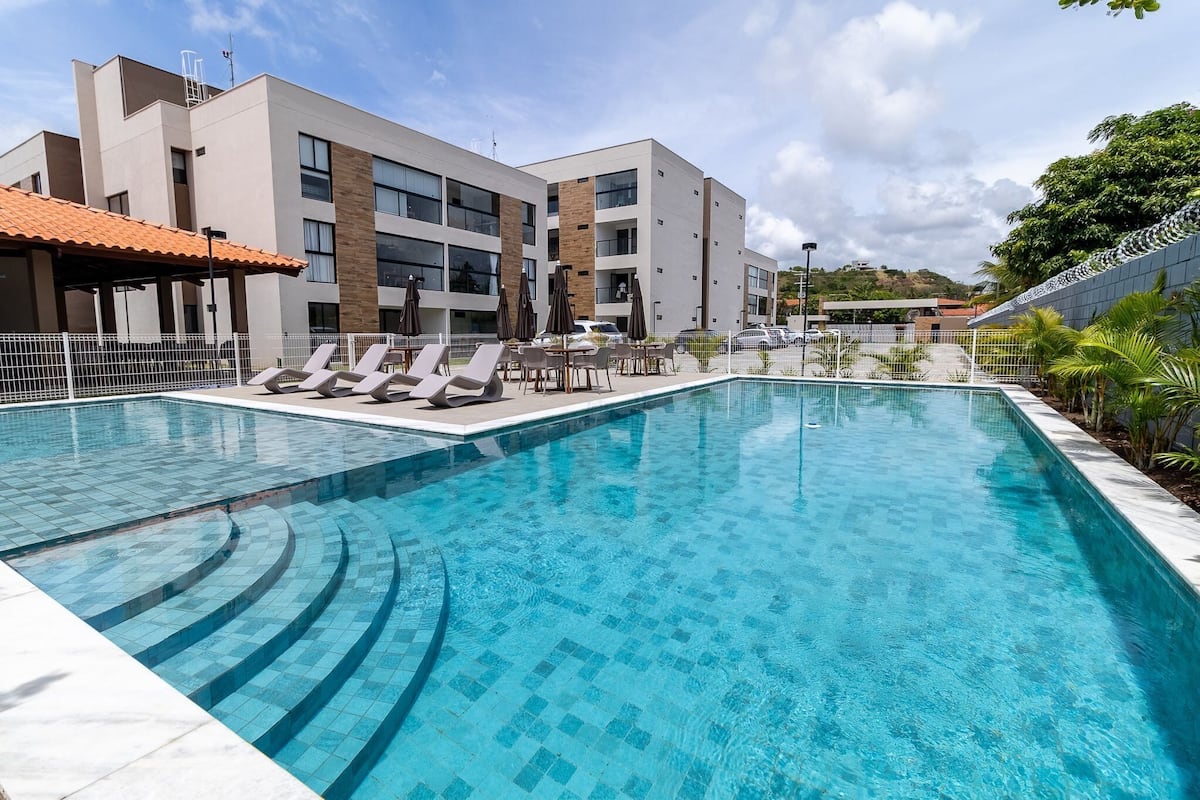 Căn hộ | Hồ bơi | Hồ bơi ngoài trời, dù/ô trên bãi biển/hồ bơi, ghế dài tắm nắng