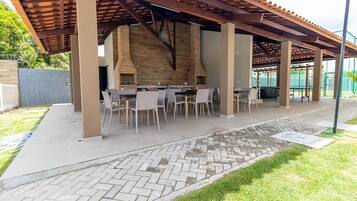 Apartment | Outdoor dining