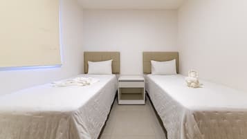 Cortinas blackout, tabla de planchar con plancha y wifi gratis