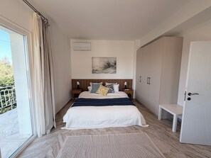 4 bedrooms, iron/ironing board, travel cot, free WiFi