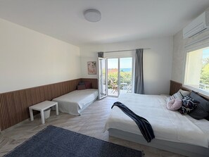 4 bedrooms, iron/ironing board, travel cot, free WiFi
