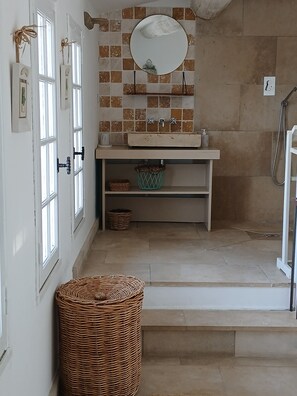 Hair dryer, towels - Vacations in Provence (Cavaillon)