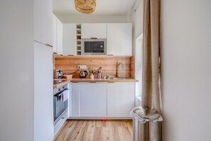 Fridge, microwave, oven, dishwasher - Le Terracotta - Au cœur du centre-ville (Bordeaux)