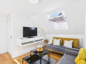 Apartment - 4BR London Home Piccadilly Line Sleeps 9 (London)