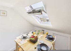 Apartment - 4BR London Home Piccadilly Line Sleeps 9 (London)