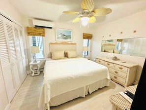 4 bedrooms, iron/ironing board, free WiFi, bed sheets - "Light & Airy Beach House" Across the street from the houses on the ocean. (Amagansett)