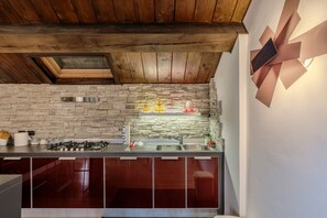 Fridge, microwave, dishwasher, coffee/tea maker