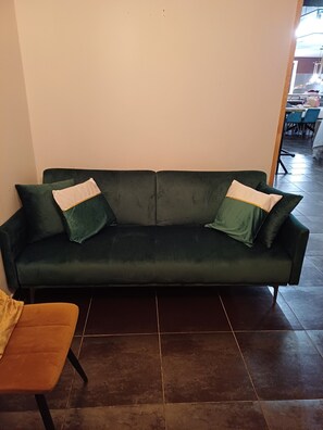 TV, tavolo da ping pong