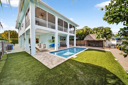Casa Paraiso Keys Retreat- Pool, Dock & Family