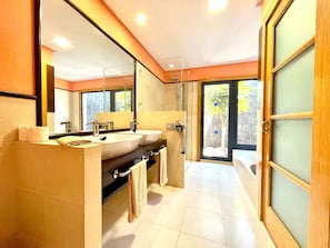 บ้านพัก, สูบบุหรี่ได้ | 3 ห้องนอน