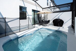A heated pool - 5BR Home w/ Private Pool in Paradiso Grande (Orlando)