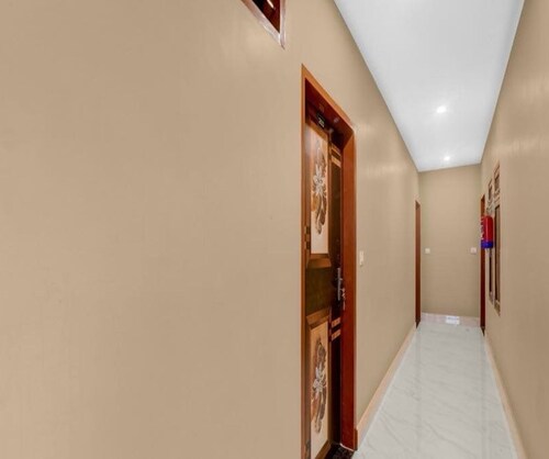 Hotel O Singar Nagar Metro Station