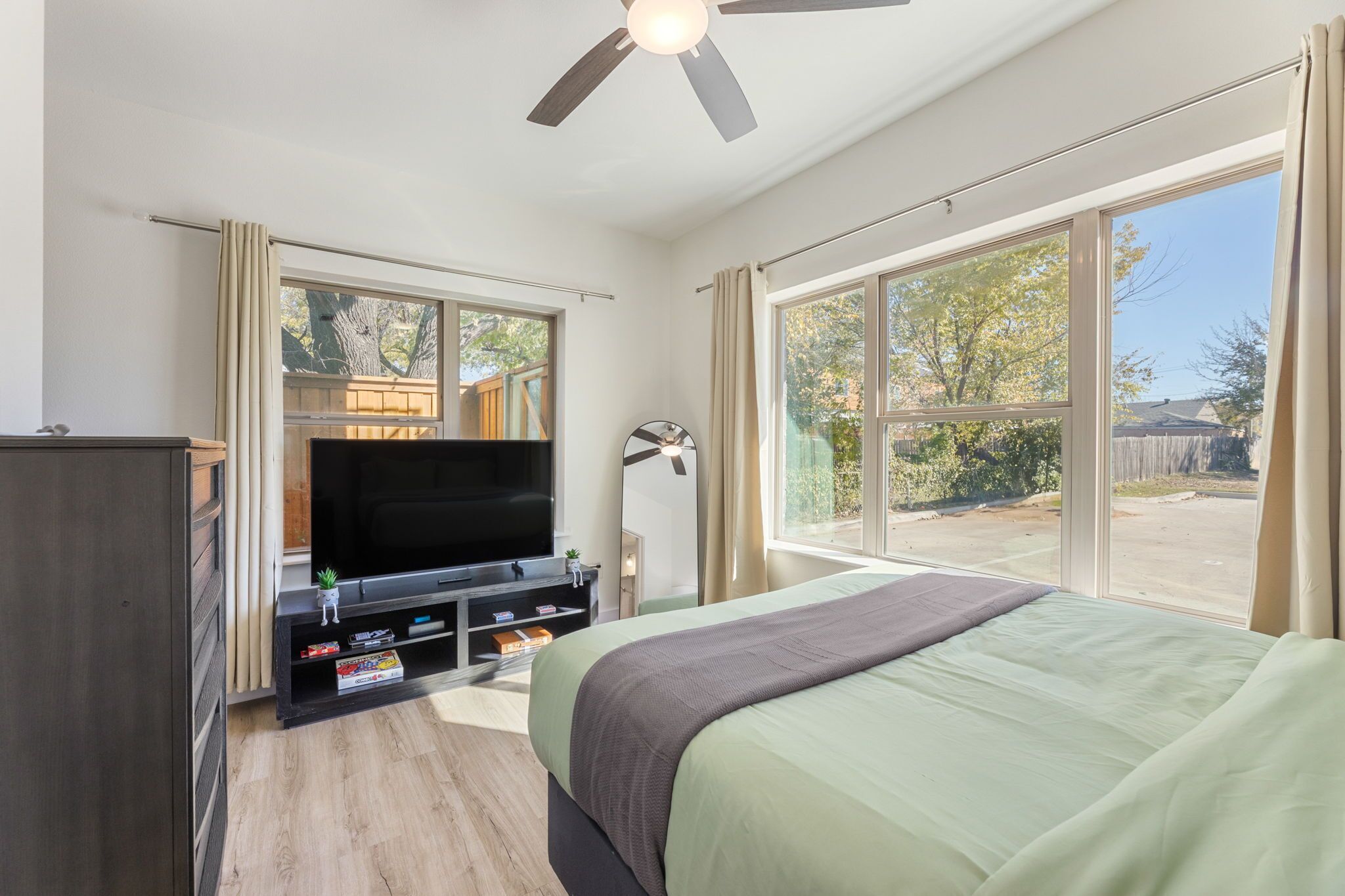 熨斗/熨衣板、WiFi、床单