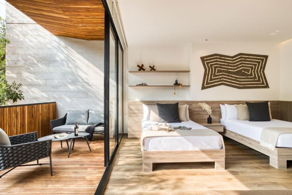 Studio Cao cấp, ban công, quang cảnh thành phố | Két bảo mật tại phòng, màn/rèm cản sáng, bàn ủi/dụng cụ ủi quần áo 