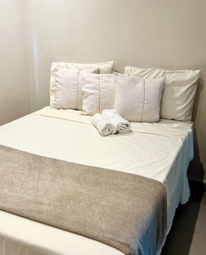 2 bedrooms, Internet, bed sheets - Cozy house available for vacation rental in Ilhabela. (Ilhabela)