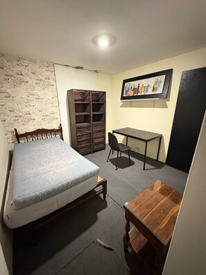 Een strijkplank/strijkijzer, gratis wifi