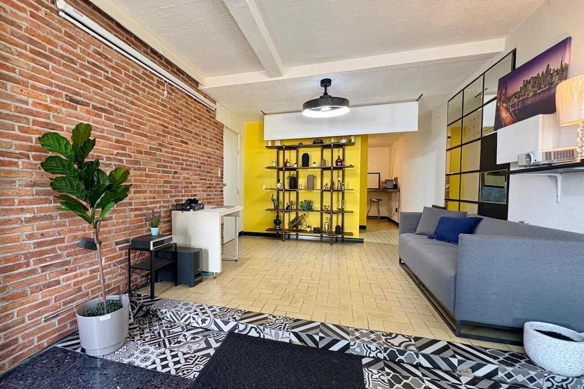 Iron/ironing board, free WiFi