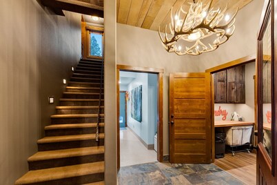 Charming and eclectic 4 Bedroom Home in Victor with countless amenities