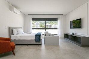 1 bedroom, iron/ironing board, Internet, bed sheets - Pool + 400MB | Tech Hub #SG07 (Florianópolis)