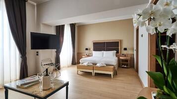 Zimmersafe, Schreibtisch, schallisolierte Zimmer, kostenloses WLAN