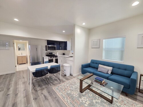 Modern Venice 2 Bedroom