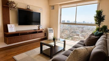 Classic Apartment, Balcony, City View | Living area
