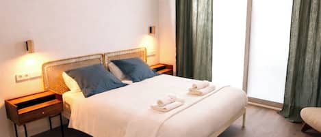 Fer et planche Ă repasser, Wi-Fi, draps fournis