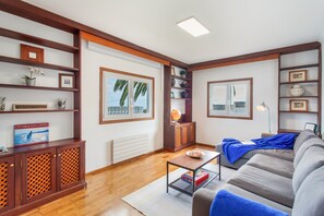 TV - Casa Mesa Del Mar: Villa with Sea Views, Private Garden, Wi-Fi, and Balcony in Northern Tenerife (Mesa del Mar)