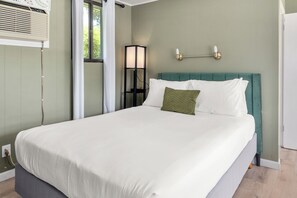 Silitysrauta/-lauta, Wi-Fi, vuodevaatteet