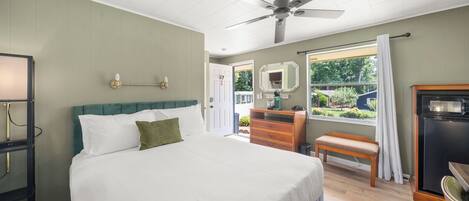 Iron/ironing board, WiFi, bed sheets