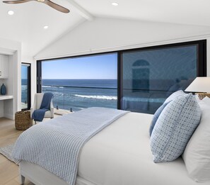 4 bedrooms, desk, iron/ironing board, travel cot - Luxury on the Beach, Brand New Listing! (Oceanside)