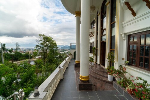 The White House Villa 8 bedroom with Swimming Pool