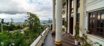 The White House Villa 8 bedroom with Swimming Pool