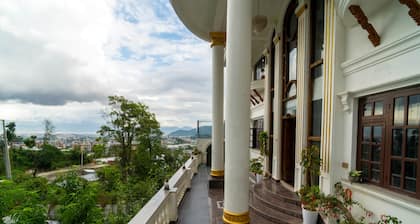 The White House Villa 8 bedroom with Swimming Pool