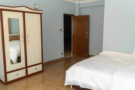 In-room safe, iron/ironing board, WiFi, bed sheets