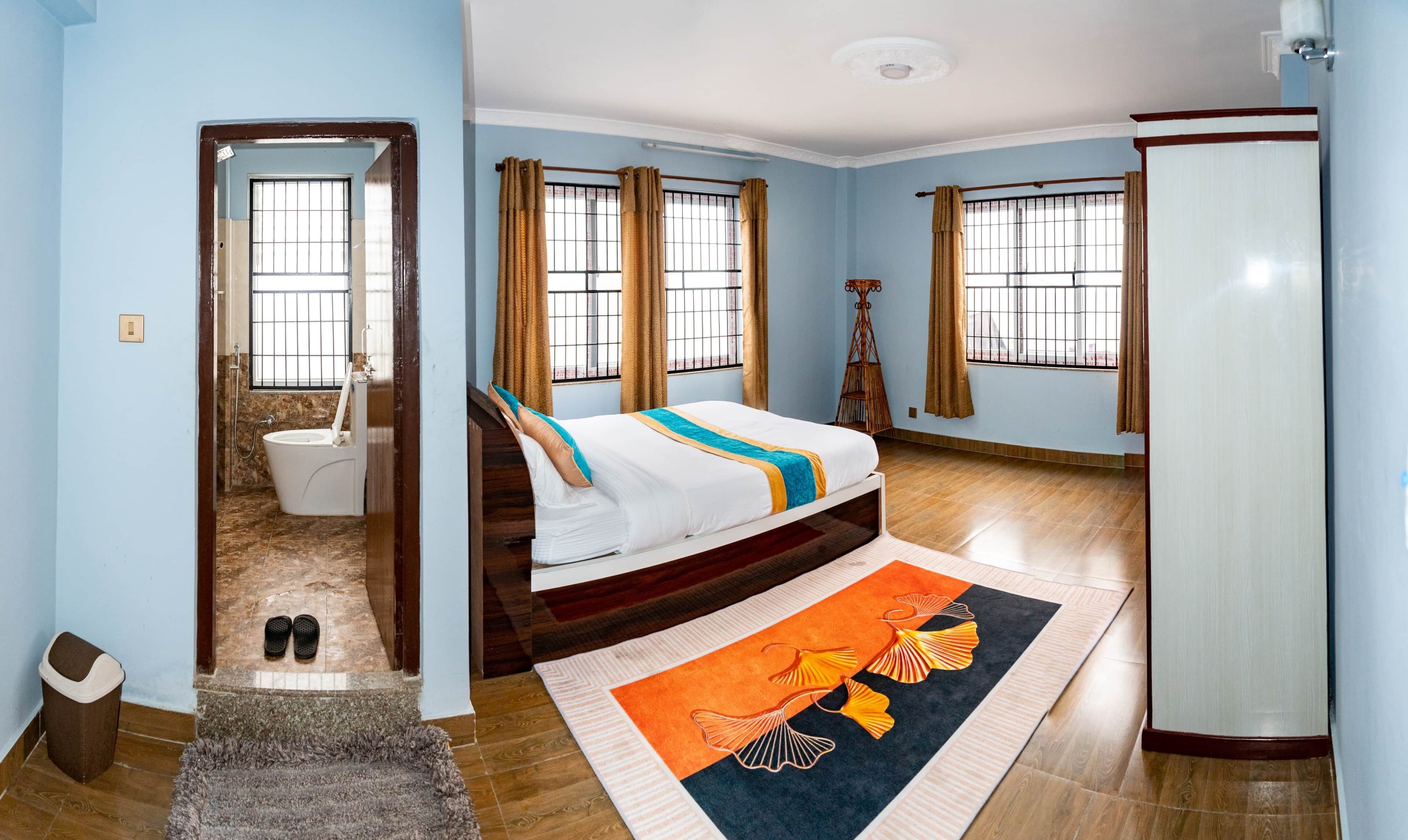 Cofres nos quartos, ferros/tábuas de passar roupa, Wi-Fi, roupa de cama