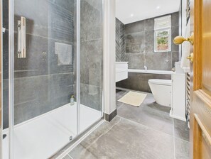 Maison, 5 chambres | Salle de bain | Serviettes fournies