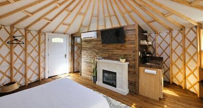 Cardinal Yurt: Cozy Boho Retreat in Hocking Hills
