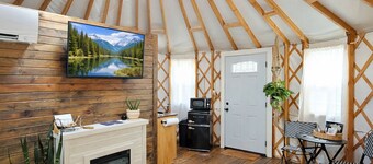The Cardinal Yurt: Unique Stay in Hocking w/ Wifi, Hot Tub, Fire Pit + Game Barn