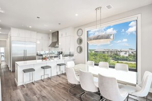 Dining - Crest One | Gulf Views | 6-Seater Golf Cart + 4 Bikes | Rooftop Terrace (Santa Rosa Beach)