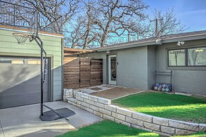 Terrace/patio - Mueller Escape - Sleeps 7 Near DT! (Austin)