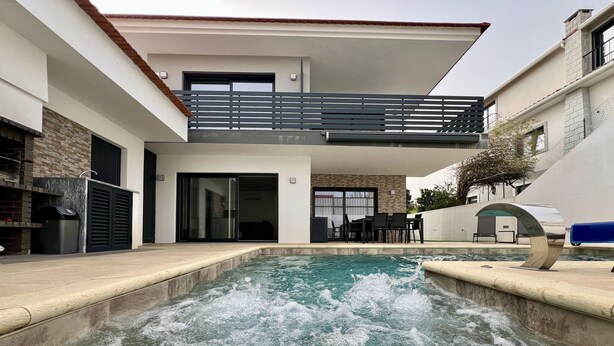 Opvarmet pool